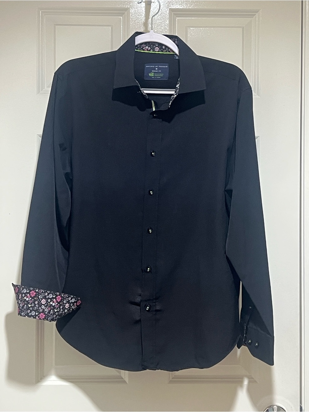 Society of Threads Men's regular fit Black Dress Shirt with Floral Trim size M
